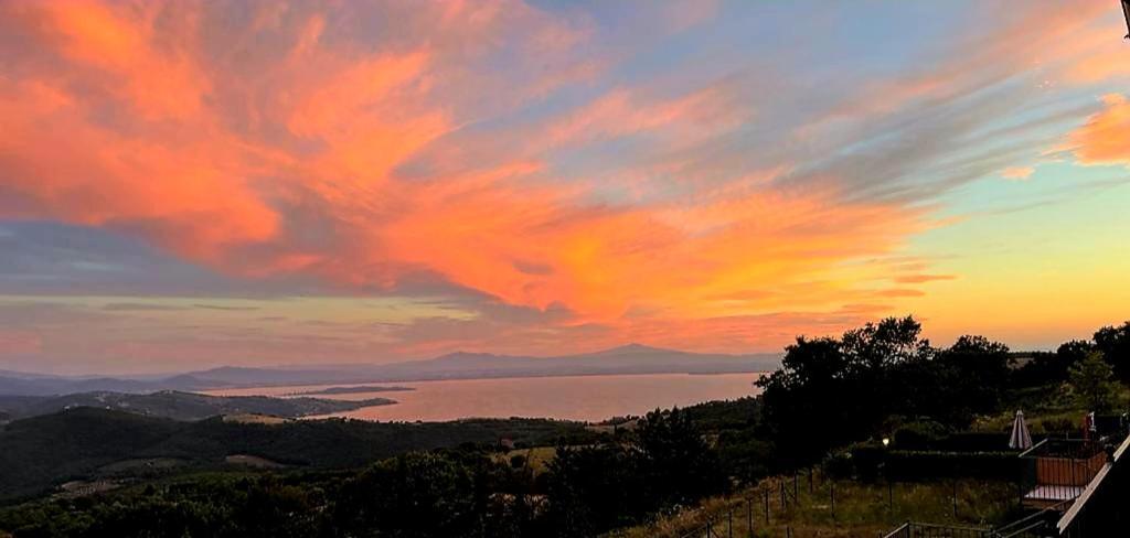 Casa Vacanze La Perla Del Lago Villa Passignano sul Trasimeno Esterno foto